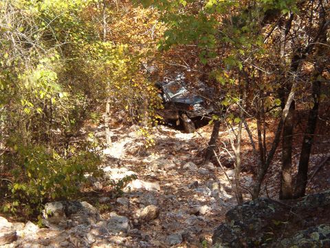 1983 Ford Bronco - Both Andy & Greg found the Ravine challenging. Many rocks were stacked, and some winching was involved.
