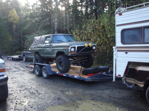 1978 Ford Bronco - Trail Truck on the trailer