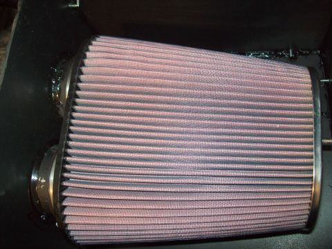 1985 Ford Bronco - This photo shows a K&N air filter, not a 1985 Ford Bronco.