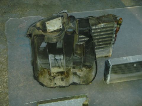 1983 Volkswagen Rabbit - crud in the right side heater case