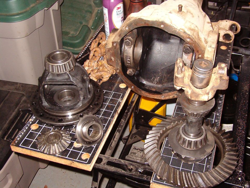 Everything is stripped down & cleaned for welding, except for sandblasting inside the carrier.  I won't reinstall the pinion shaft or the remaining spider gear.