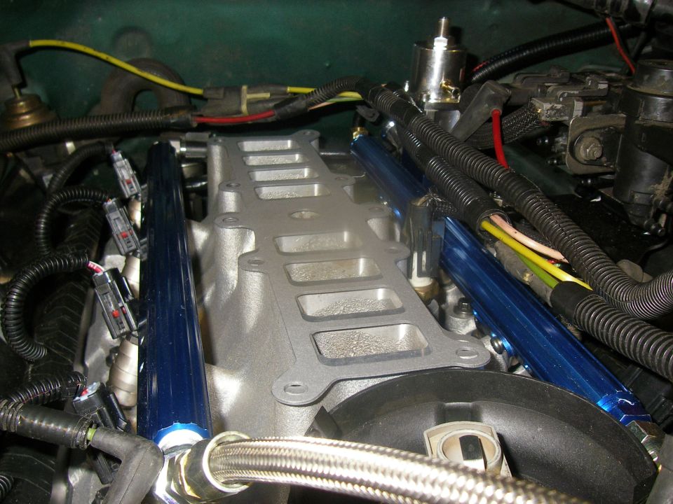 Professional Products Fuel Rail, adjustable FPR, Accel 40 Lbs/Hr fuel injectors and RJM Injection Tech. harness