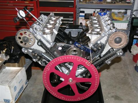 2007 Ford Mustang - Engine V8 with timing marks and dial indicator. Red degree wheel attached.