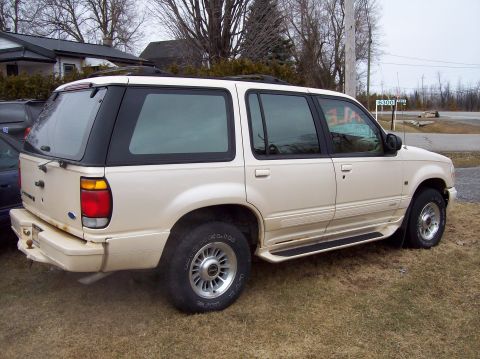 1996 Ford Explorer photo