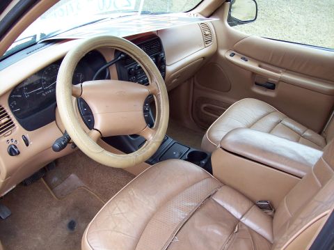 1996 Ford Explorer photo