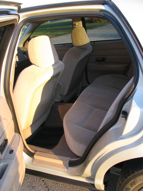 2004 Ford Crown Victoria - No vinyl rear seat.