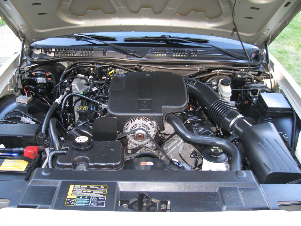 Note the Marauder-style airbox. Standard on 2004 P71s.