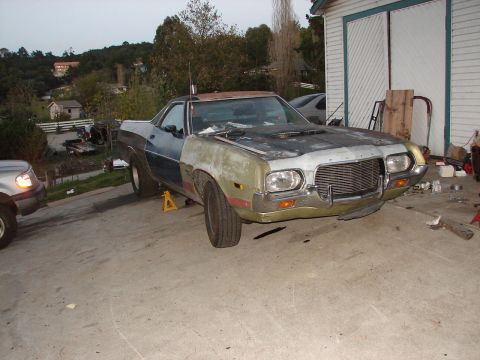 1973 Ford Ranchero - This Ford Ranchero appears to be undergoing some bodywork and repairs.