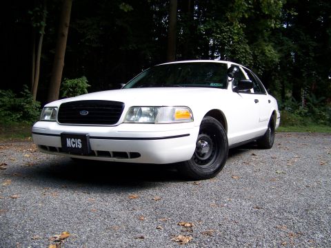 1999 Ford Crown Victoria photo