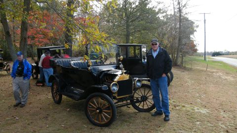 1915 Ford Model T - Hood is open because I always turn off the gas when I stop. Coupe behind me is broke.