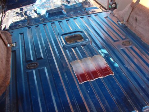 1993 Ford Bronco - After cutting the access hole, I ended up having to replace the tank anyway - the old one was just too dirty to be reliable. Fortunately, I…