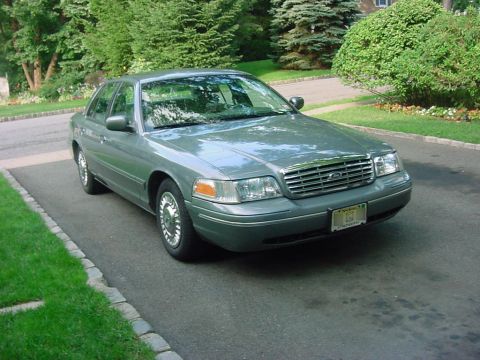 1999 Ford Crown Victoria photo