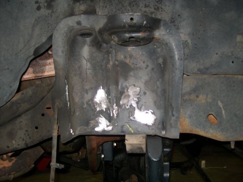 1995 Ford Bronco - Taking the Single Shock unit out.