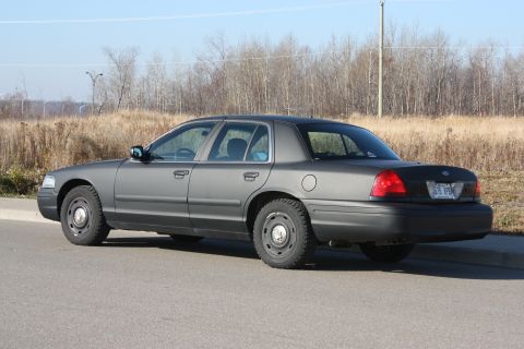 2003 Ford Crown Victoria photo