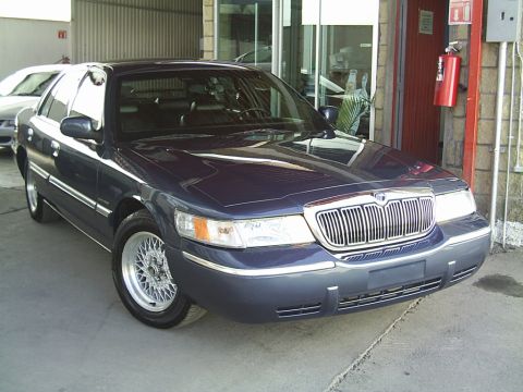 1992 Mercury Grand Marquis - This Mercury Grand Marquis sedan appears to be from the late 1990s, not 1992.