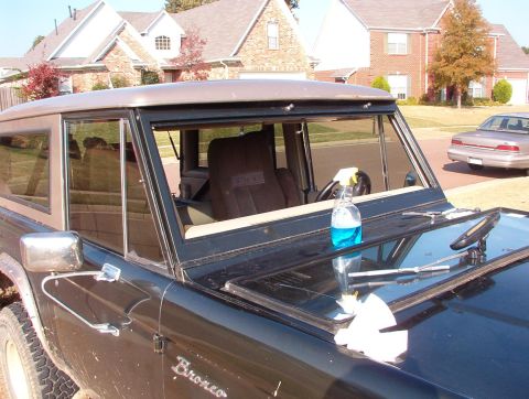 1975 Ford Bronco - Even after all that, the (relatively new) windshield gasket was still leaking. And in the process of installing the new one, the original w…