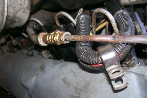 1992 Ford C-350 (Centurion Conversions) - The T-fitting for the oil pressure sending unit and the supply to the turbo.