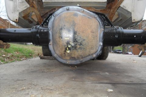 1997 Ford Ranger - Rear axle differential cover showing some markings and an arrow pointing.