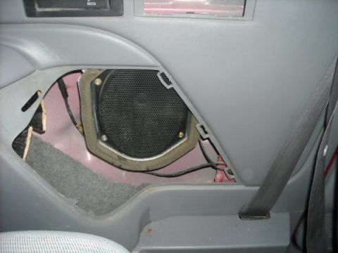 1995 Ford Bronco - interior speaker left