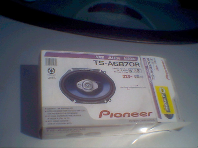 these are the 6x8's i got at Best Buy. This was before i got them installed, but after i got them out of the box :)