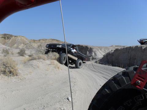 1989 Ford Bronco - Bronco trying to make a Jeep turn