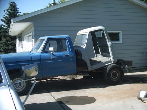 1954 Ford F-100 - 7-04-08: Here's a pic of the cab sitting on the back of the frame.