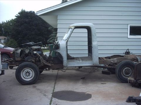 1954 Ford F-100 - 7-06-08: I slid the 54 cab Forward just to make it look like I was getting something done on it. Need to pull the shifters and the 78 front…