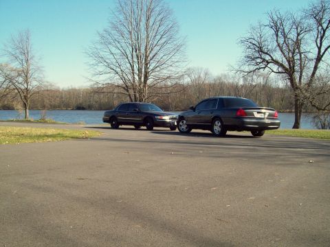 2004 Ford Crown Victoria photo