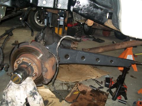 1995 Ford Bronco - Driver side radius arm going in