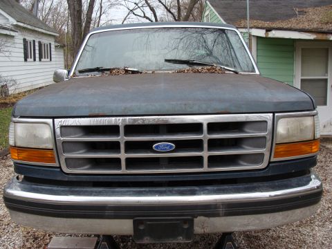 1993 Ford Bronco - This Ford truck's grille design suggests a model year between 1992 and 1996.