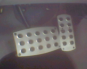 1997 Ford Taurus - these are my pedals. This really lets you know how crappy my digital camera is. they look grey instead of silver