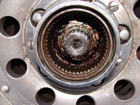 1992 Ford Bronco - A close-up view of a manual locking hub, showing its internal splines and grease.