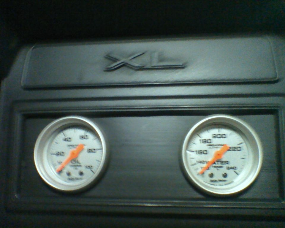 Interior gauges with XL badging, 1982 Ford F-100