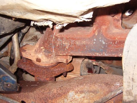 1993 Ford Bronco - I wasn't able to get any penetrating oil on the tops of the flange studs before removing the wheelwell, but it'll be easy now. Surprisingly…
