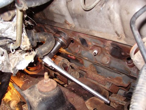 1993 Ford Bronco - To extract the broken bolt, I used a Snap-On A80A stud remover/installer. Afterward, I chased all the threads with a rethreading kit & thre…