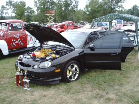 1997 Ford Taurus - July 2003 Car Show Front shot