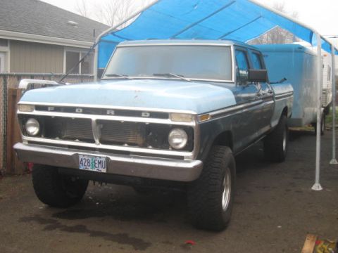 1976 Ford F-250 - Front, sans grilles.