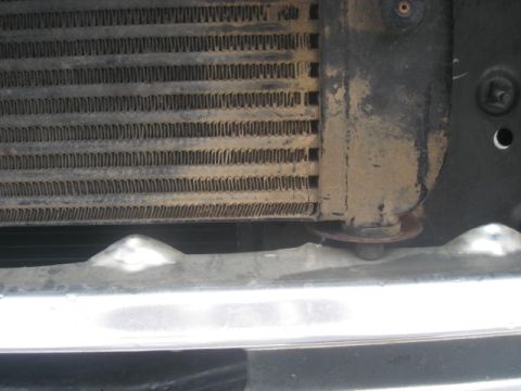 1976 Ford F-250 - Bottom intercooler mount is close to the grille shell.
