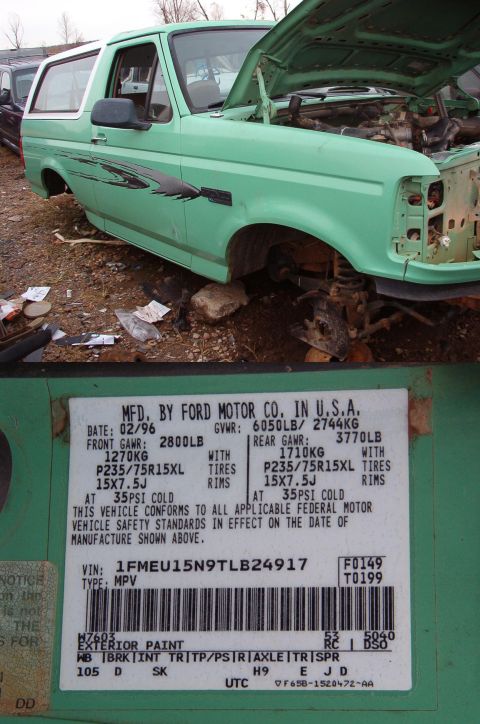 1983 Ford Bronco - 96 XL w/rare paint option The DSO code suggests it was a Border Patrol truck. [url=http://www.supermotors.net/registry/media/770710] http:/…