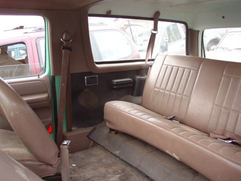 1983 Ford Bronco - '92-96 Low Interior Trim Plastic floor cover, vinyl upholstery, no headliners, low-trim bedwalls [url=https://www.supermotors.net/vehicles/…