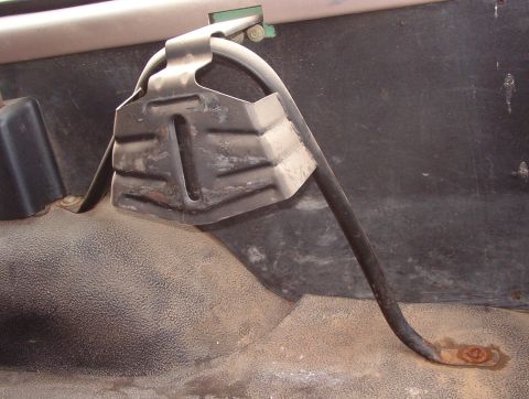 1983 Ford Bronco - Interior Spare Mount Bracket Tire mounting hardware missing [url=https://www.supermotors.net/vehicles/registry/media/253956] https://www.su…