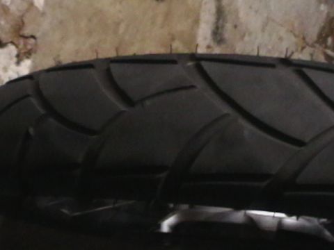 2004 BMW R1150GS ABS Adventure - Anakee 2 Tire Failure at 6000 miles. Broken band.