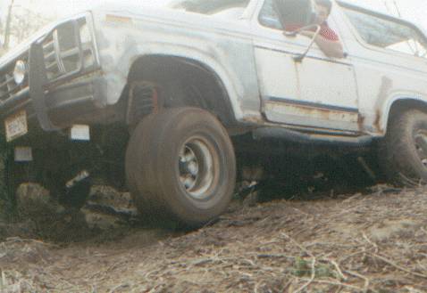 1980 Ford Bronco - Tire Spinning!