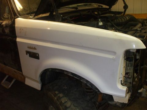1995 Ford Bronco - pasenger fender