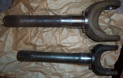 1990 Ford Bronco - Here's a stock 19 spline D44 stub shaft next to a stock 30 spline D60 stub shaft