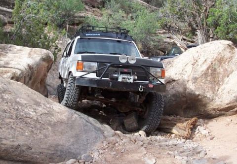 1990 Ford Bronco - I like this one too, even tho it doesn't show incredible flex