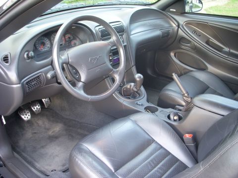 2001 Ford Mustang photo