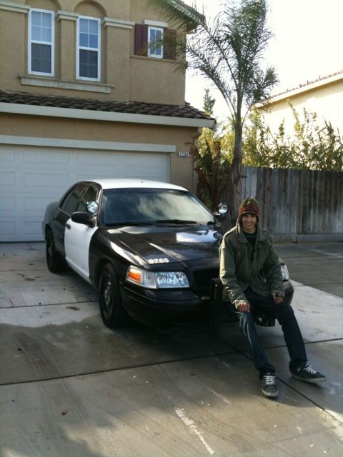 2003 Ford Crown Victoria photo