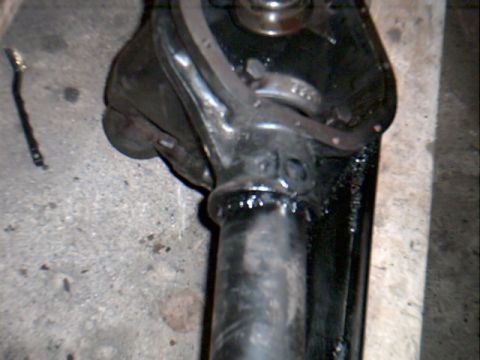 1980 Ford Bronco - Even though the housing is cast, the welds look great. Maybe it isn't totally cast? I don't know.