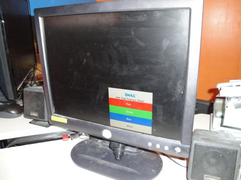 1993 Ford Taurus - A Dell monitor displays a self-test feature check with color blocks.